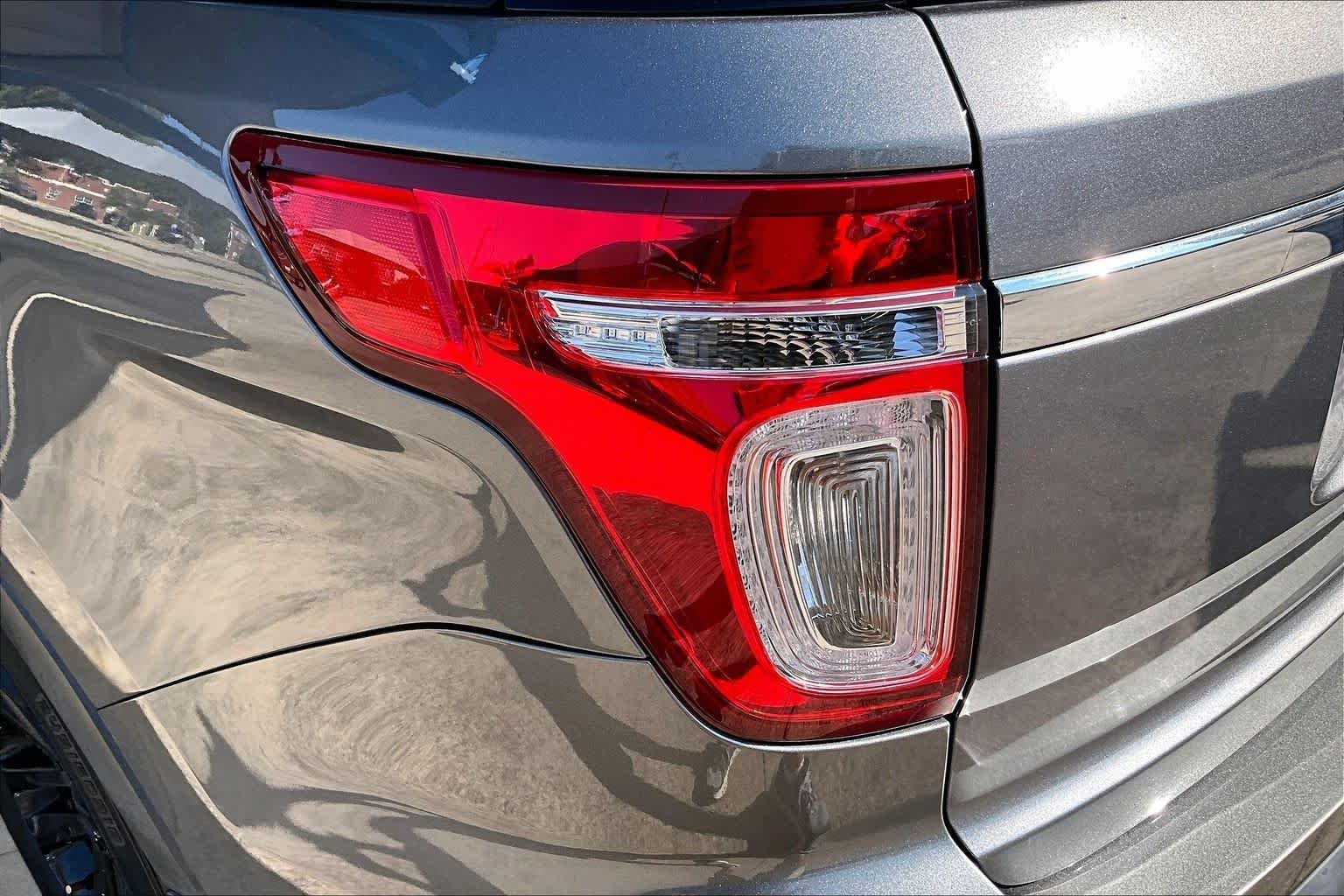 Used 2014 Sterling Gray Metallic Ford XLT image 28