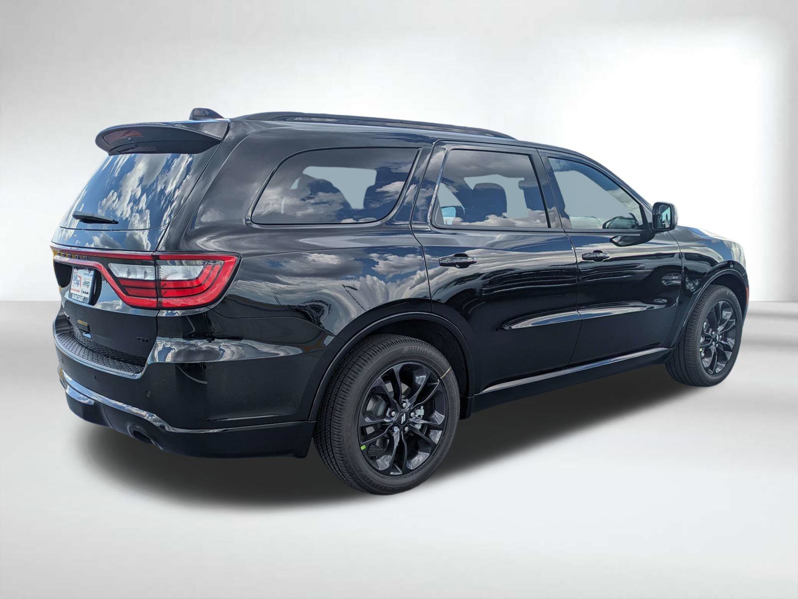 New 2026 Diamond Black Clear-Coat Exterior Paint Dodge GT image 4