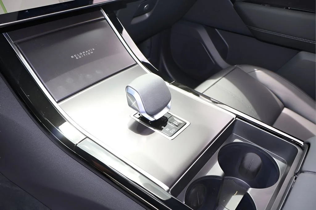 New 2026 Fuji White Land Rover  image 24