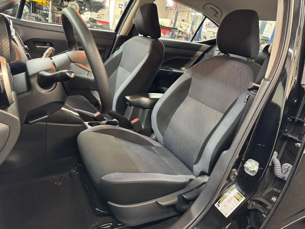 Used 2025 Black Nissan 1.6 SV image 16