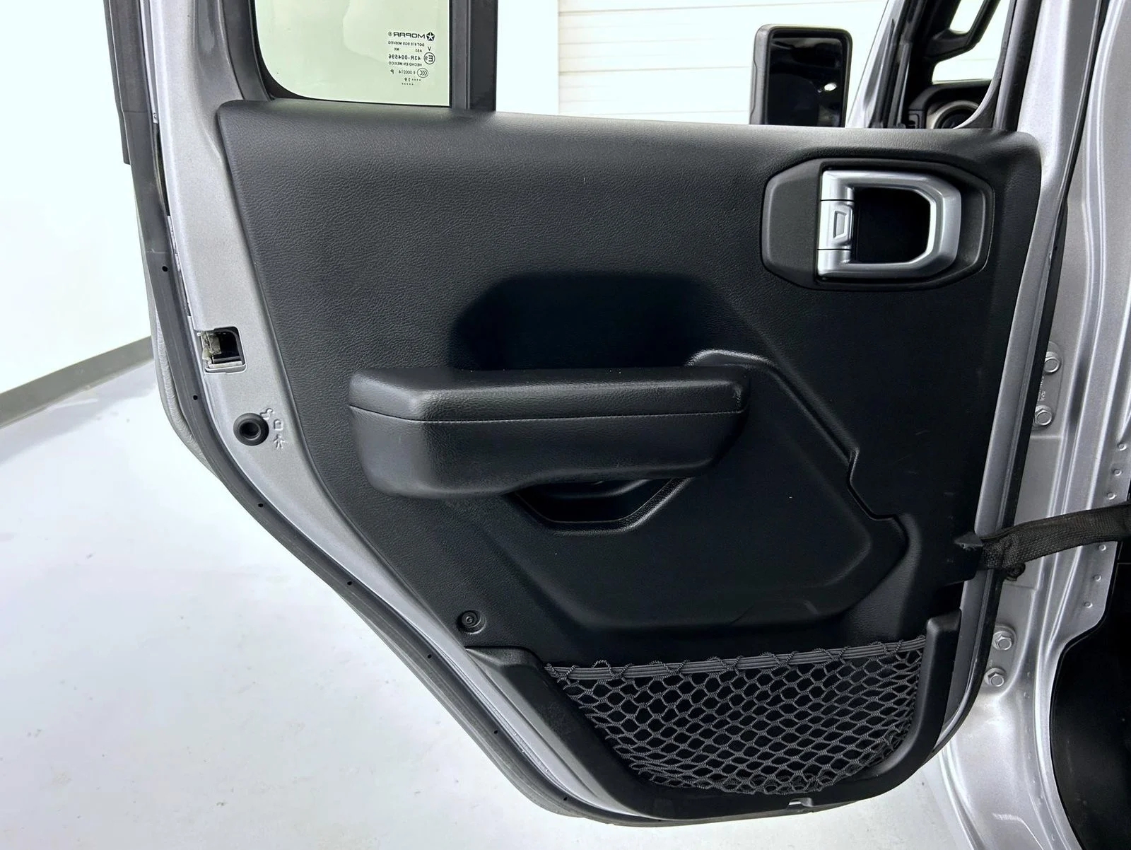 Used 2019 Silver Jeep Unlimited Sport S image 20