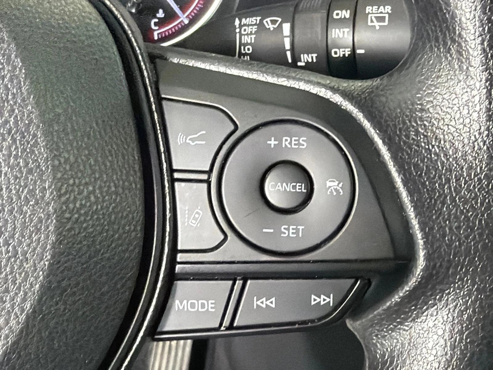 Used 2025 Ice Cap Toyota XLE image 25