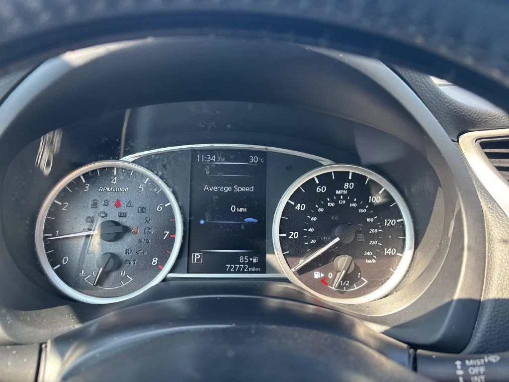 Used 2018  Nissan SV image 9