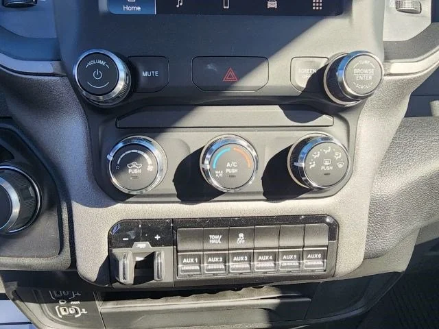 2024 RAM 2500 Tradesman - Photo 18