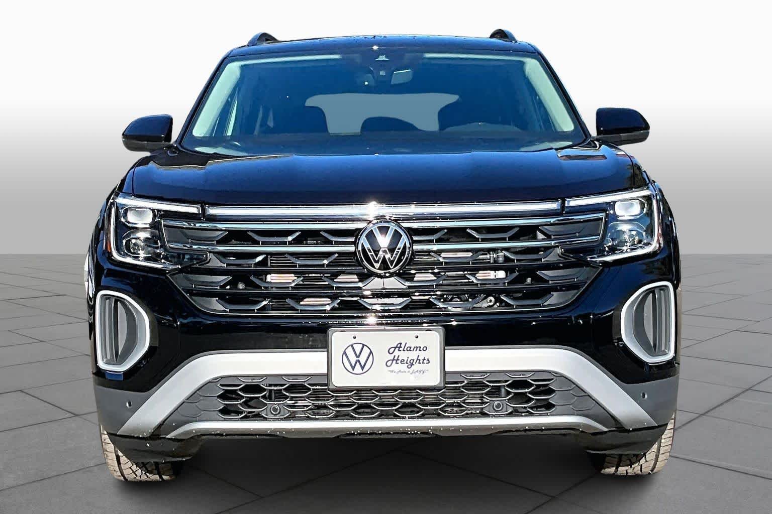 New 2026 Deep Black Pearl Volkswagen 2.0T Peak Edition image 3