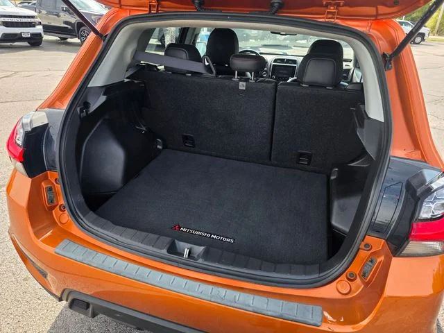 Used 2023 Orange Mitsubishi 2.0 SE image 12
