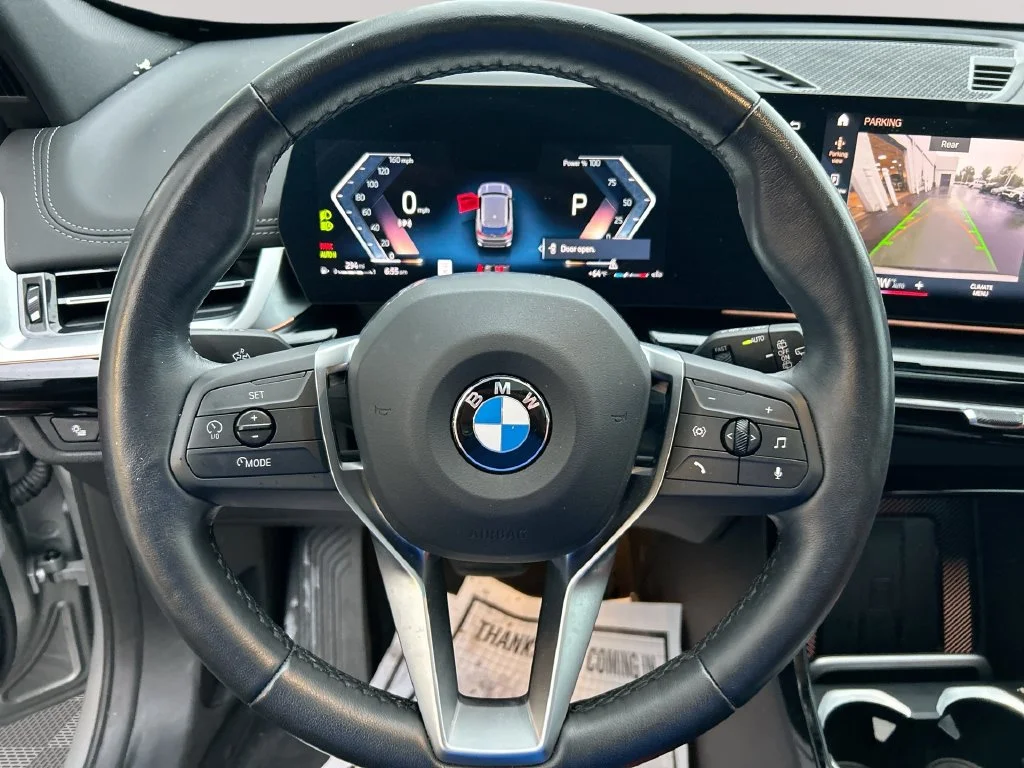 Used 2023 Silver BMW xDrive28i image 31