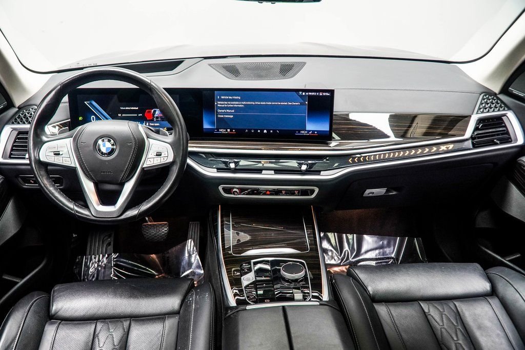 Used 2025 Black BMW xDrive40i image 5