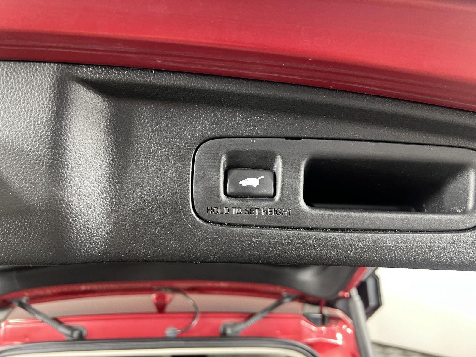 Used 2024 Radiant Red Metallic Honda EX-L image 22