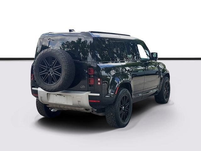 Used 2022 Santorini Black Metallic Land Rover XS Edition image 3