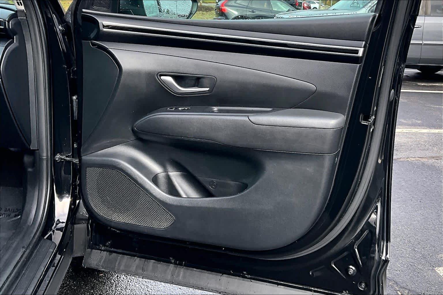 Used 2022 Phantom Black Hyundai SEL image 33
