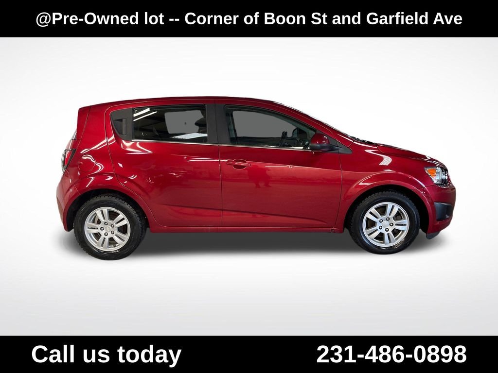 Used 2013 Red Chevrolet LT image 6
