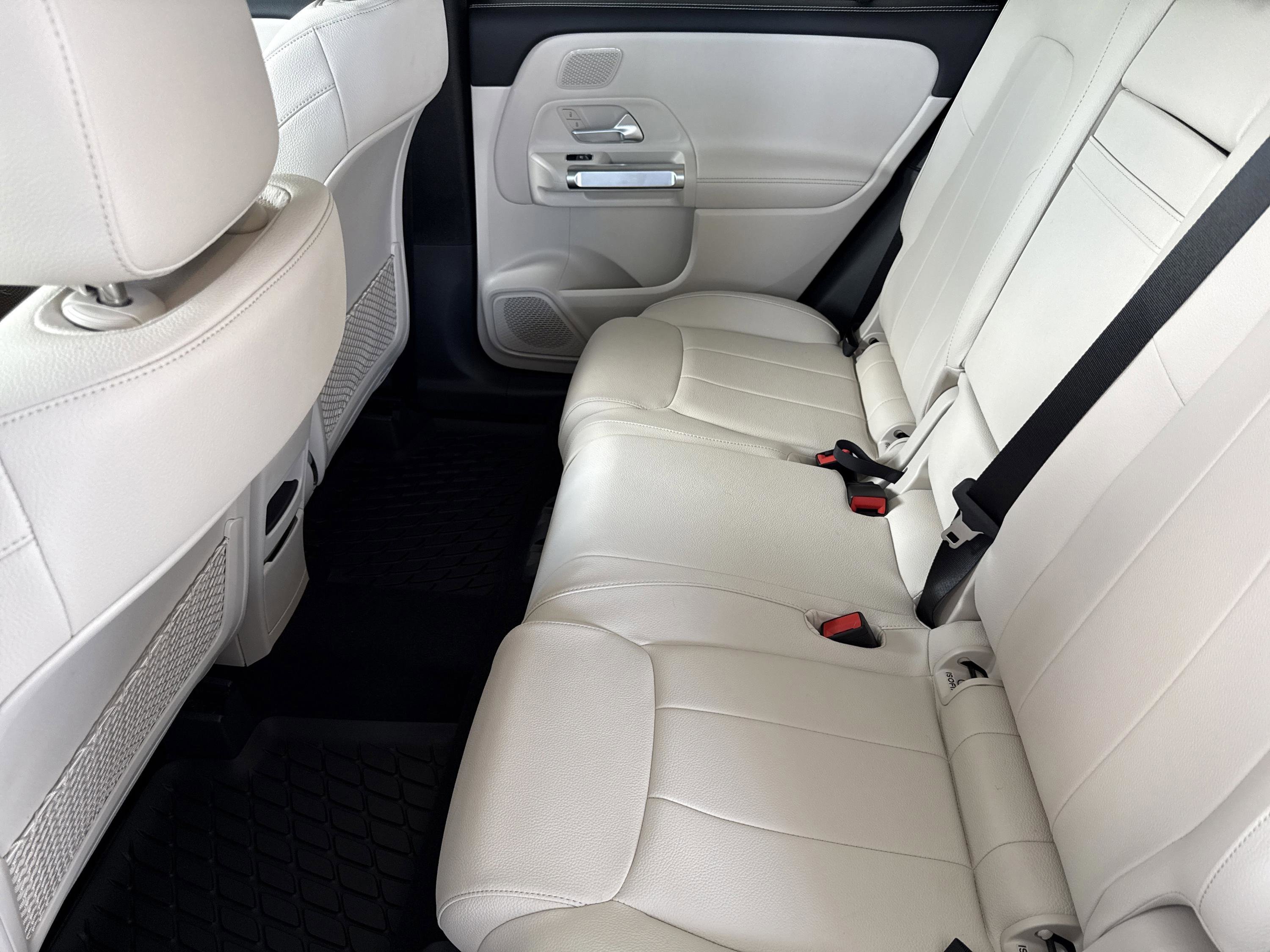 New 2026 Night Black Mercedes-Benz GLB 250 image 28