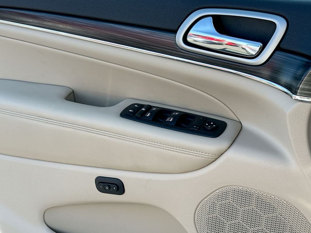 Used 2020 White Jeep Limited image 10