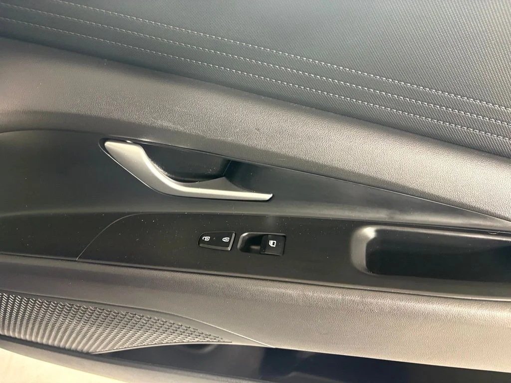 Used 2024 Silver Hyundai SEL image 13