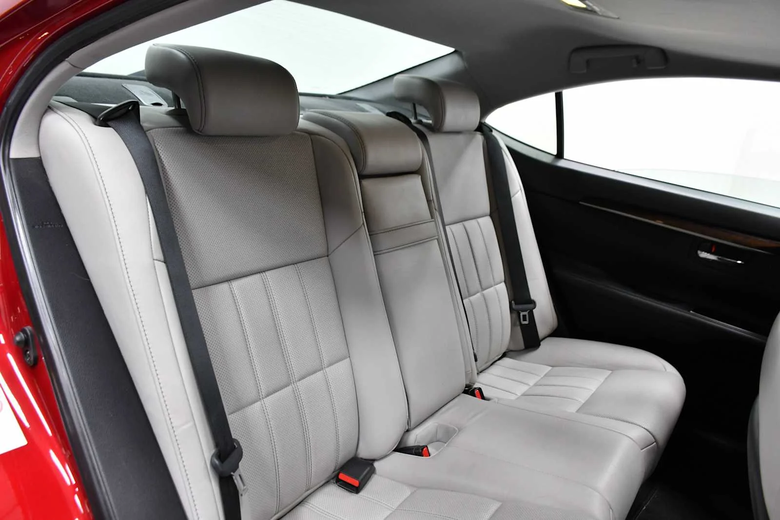 Used 2018 Matador Red Mica Lexus  image 26