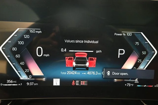 Used 2023 White BMW xDrive28i image 12