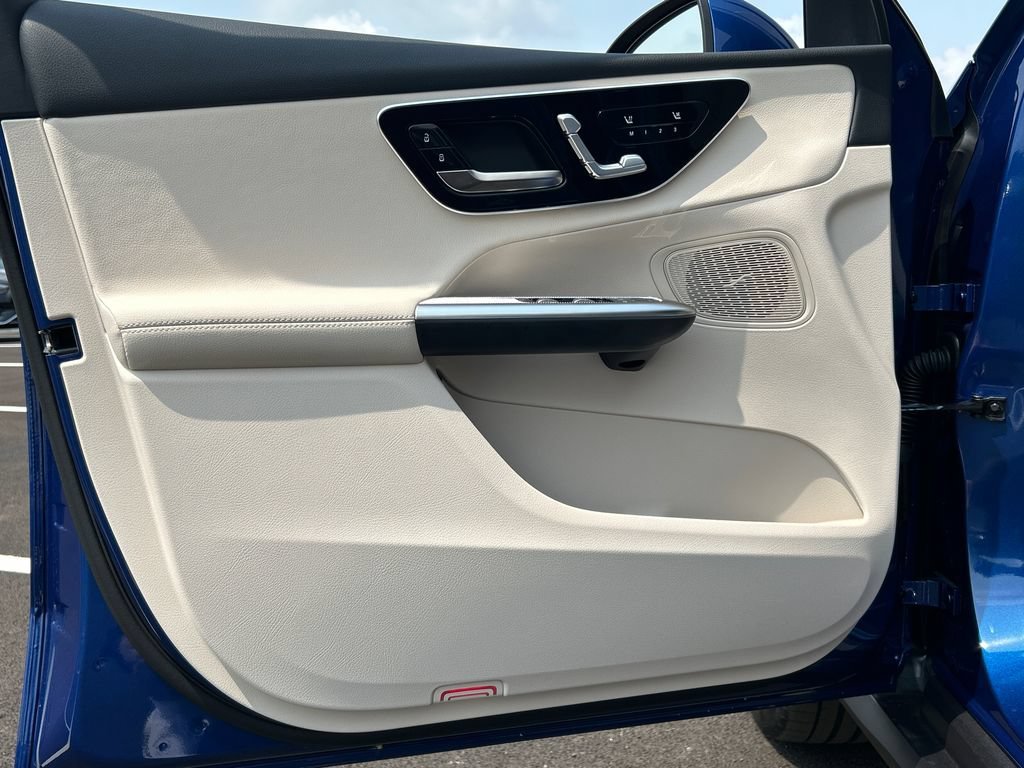New 2026 Starling Blue Metallic Mercedes-Benz GLC 300 image 47