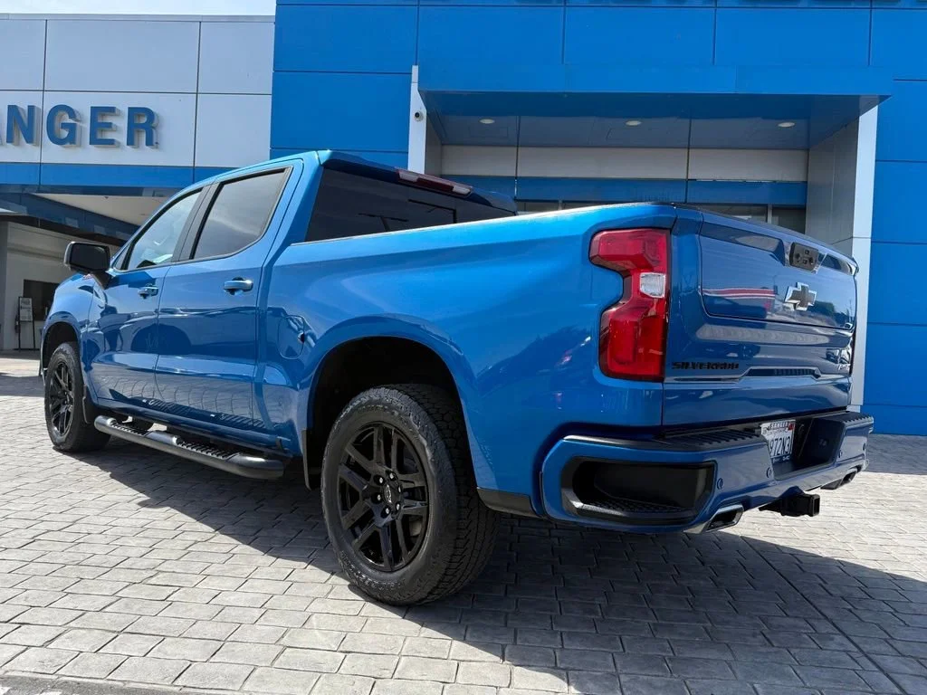 Used 2022 Glacier Blue Metallic Chevrolet RST image 10