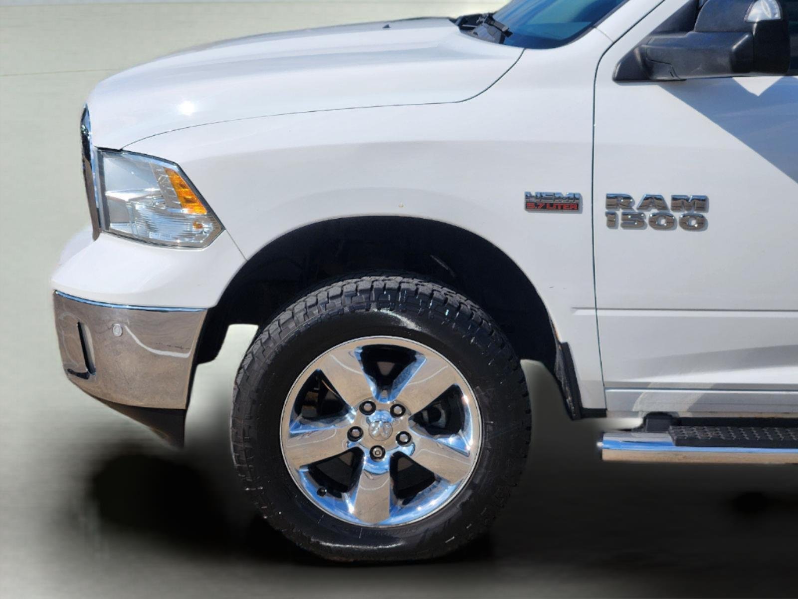 Used 2016 Bright White Clearcoat Ram Big Horn image 8
