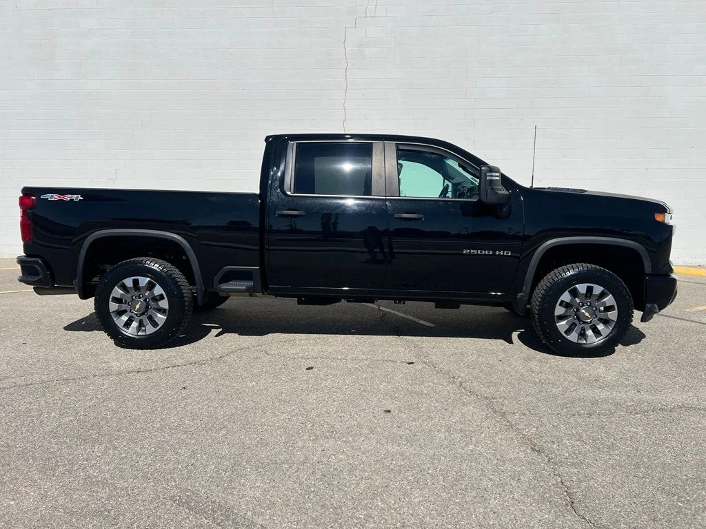 Used 2024 Black Chevrolet Custom image 7