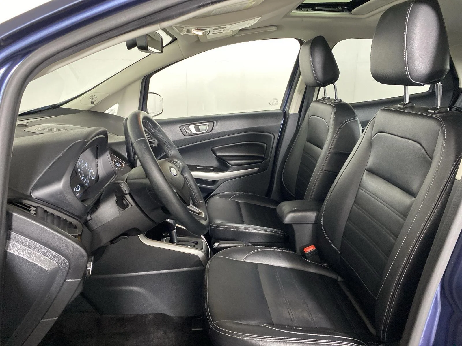 Used 2022 Blue Ford Titanium image 13