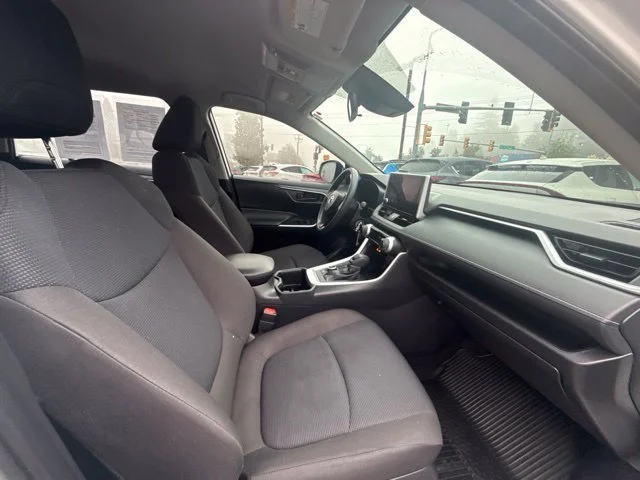 Used 2025 Ice Toyota LE image 14
