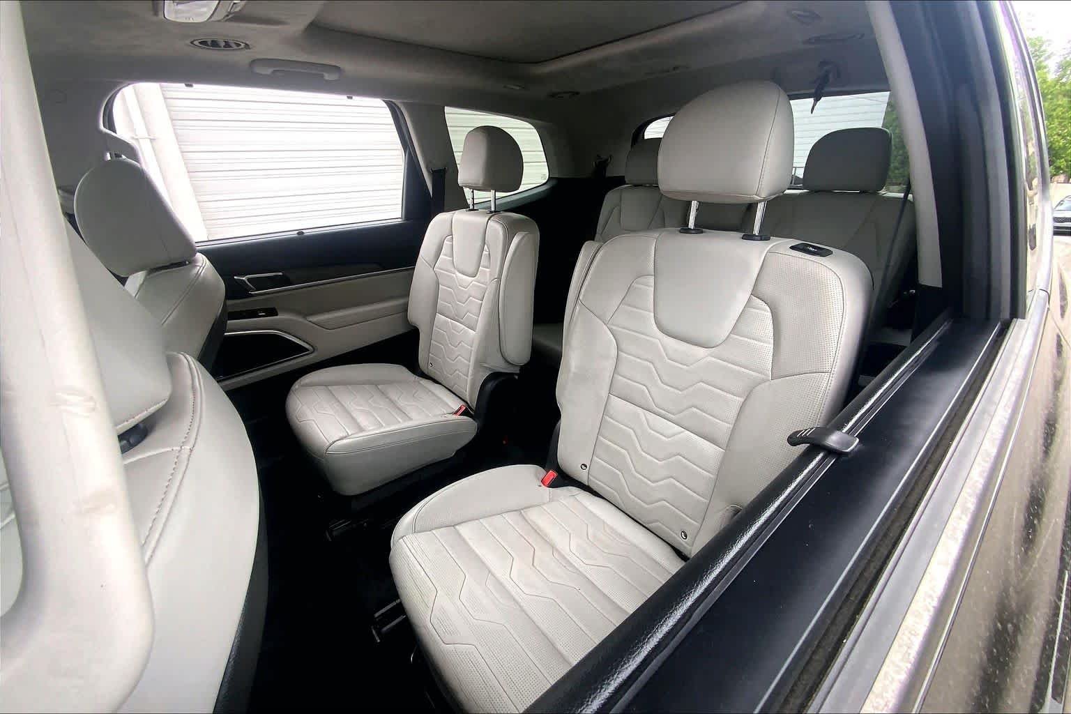 Used 2022 Dark Moss Kia SX image 19