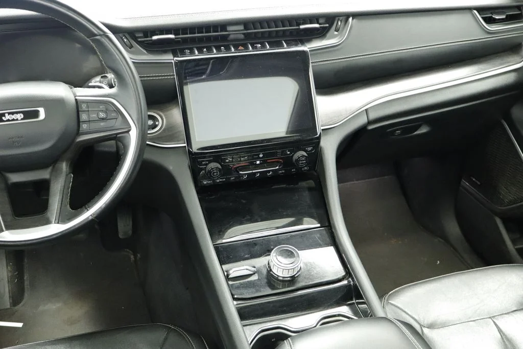 Used 2022 White Jeep Limited image 25