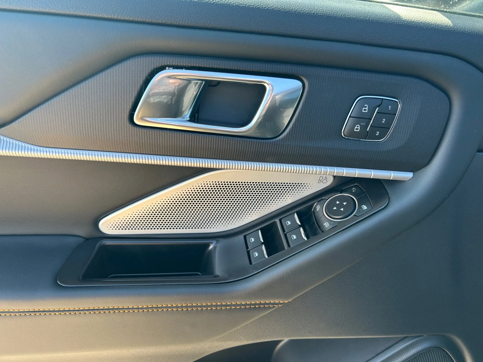 New 2026 Carbonized Grey Metallic Ford Tremor image 17