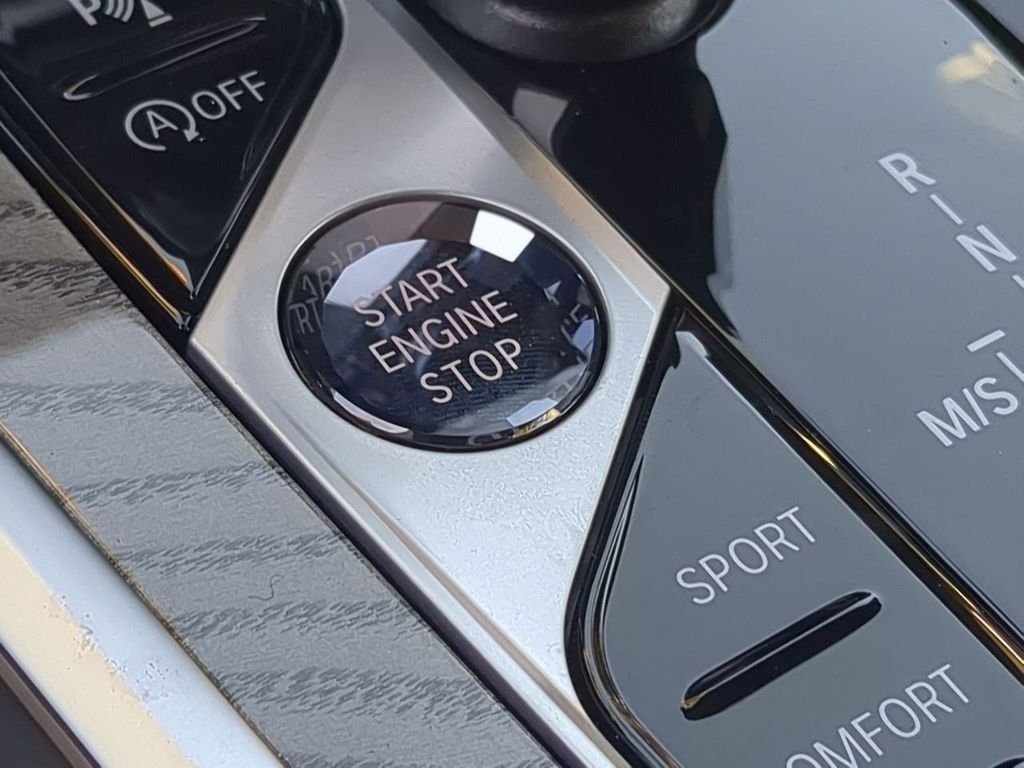 2026 BMW 8 Series 840i - Photo 27