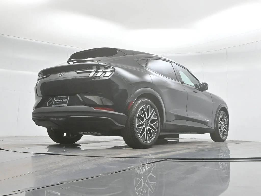 Used 2025 Black Ford Premium image 51