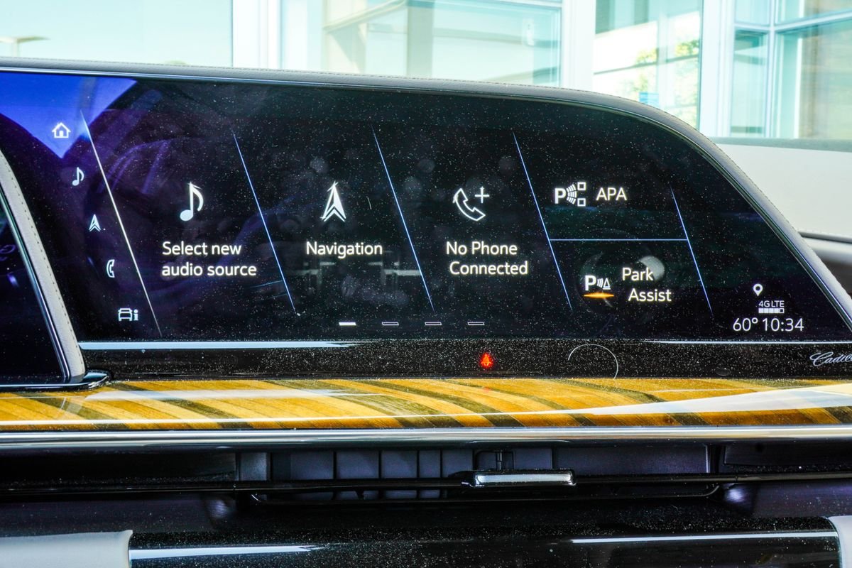 Used 2024 White Cadillac Sport Platinum image 23