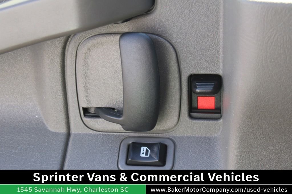 2023 GMC Savana Cargo Work Van - Photo 24