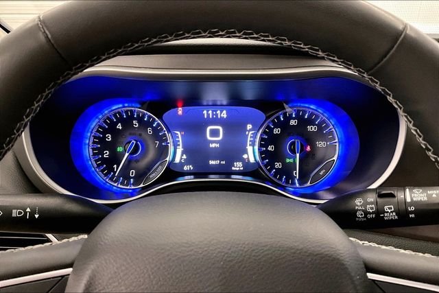 Used 2024 Diamond Black Crystal Pearlcoat Chrysler Touring L image 27