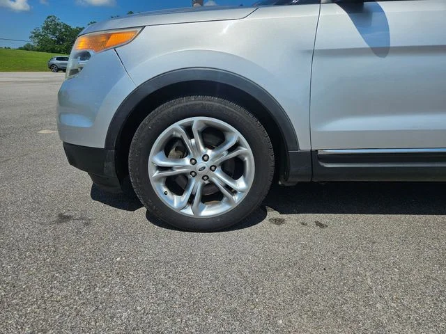 Used 2013 Silver Ford Limited image 26