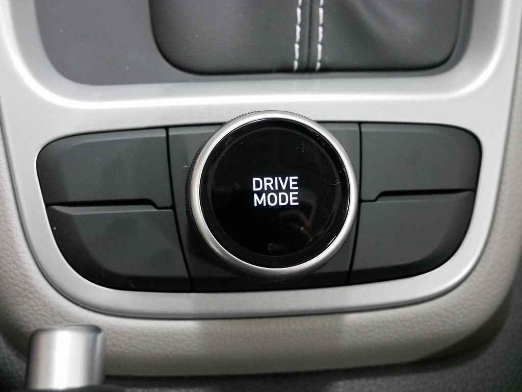 Certified Used 2025 Green Hyundai SEL image 18
