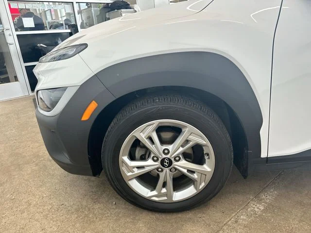 Used 2022 White Hyundai SEL image 20