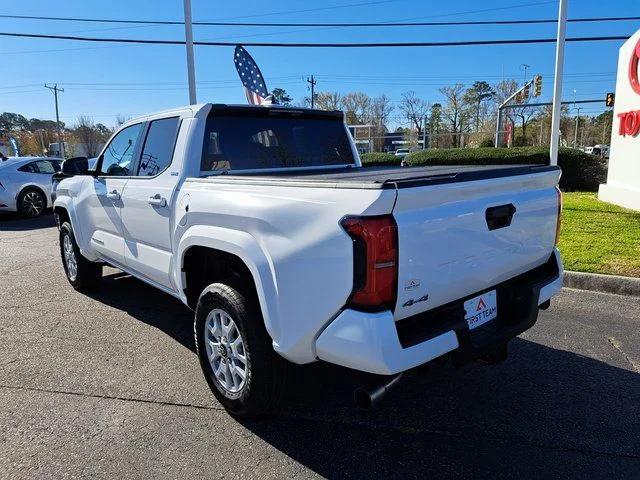 2026 Toyota Tacoma SR5 - Photo 8