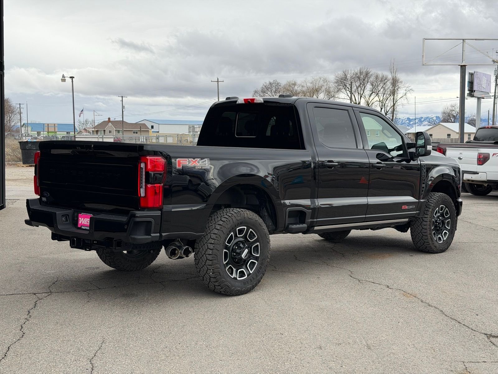 View vehicle photo 7