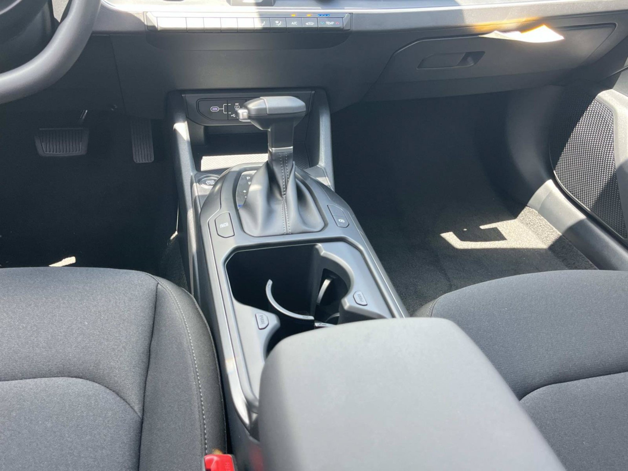 New 2026 Currant Red Kia LXS image 12