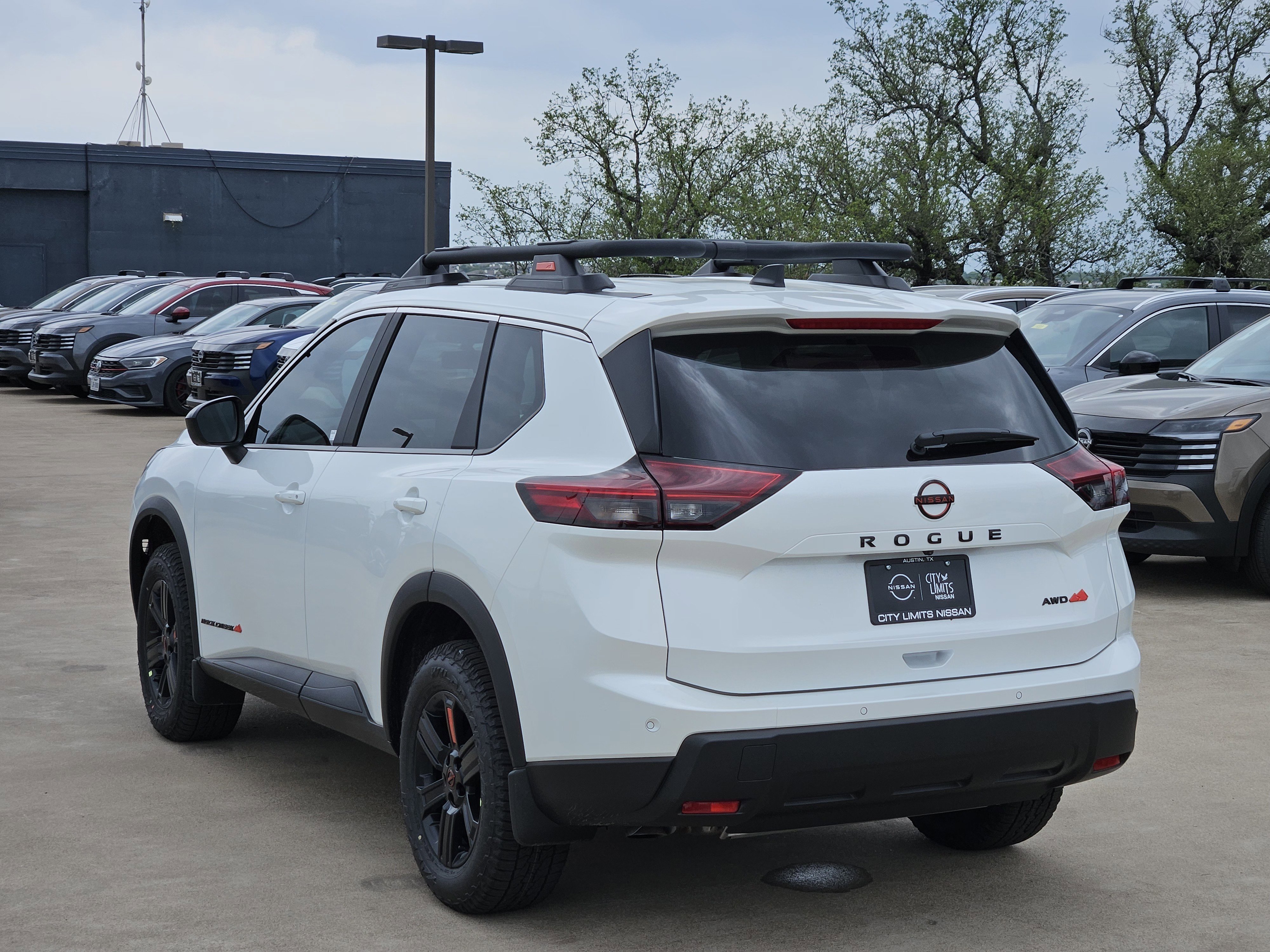 New 2026 Everest White Pearl TriCoat Nissan Rock Creek® image 5