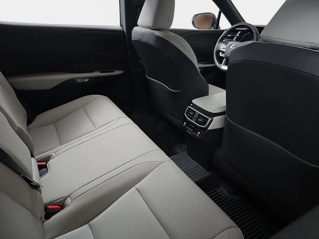 New 2026 Eminent White Pearl Lexus PREMIUM image 11