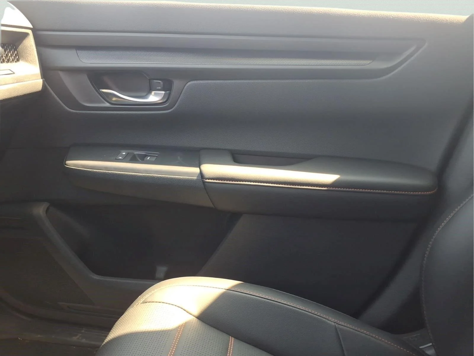 Used 2025 Platinum White Pearl Honda Sport-L image 26