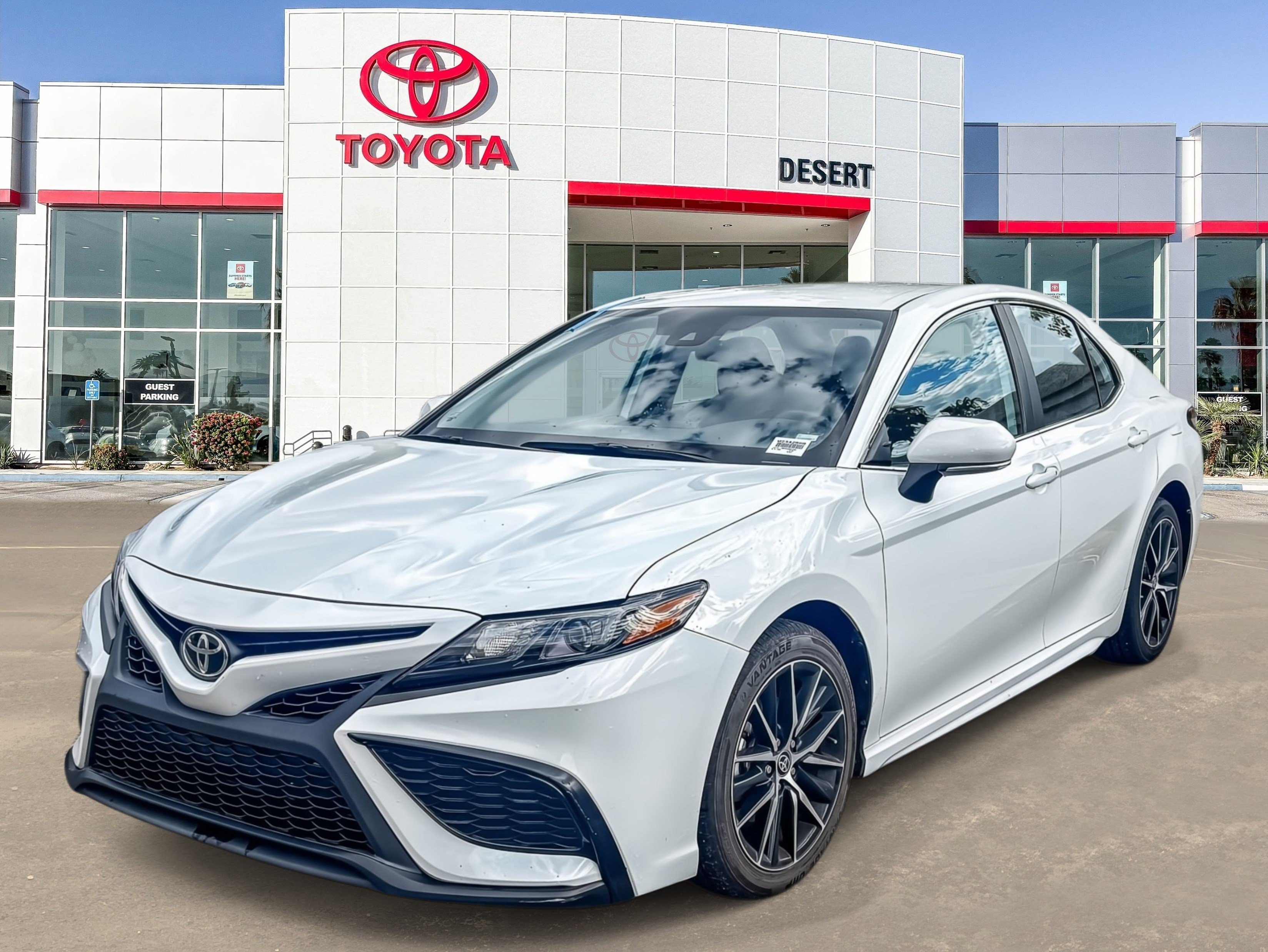 Used 2024 Ice Cap Toyota SE image 2