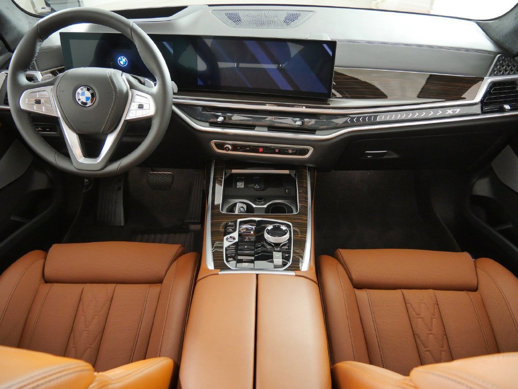 Used 2027 Red BMW xDrive40i image 6