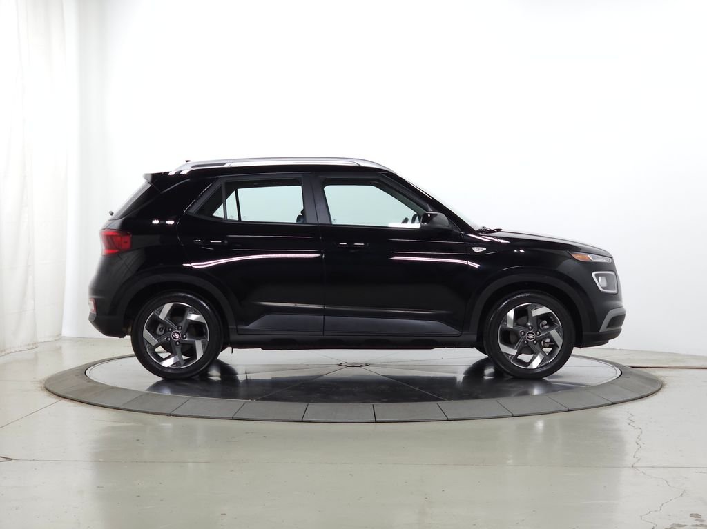 Certified Used 2022 Black Noir Pearl Hyundai SEL image 11