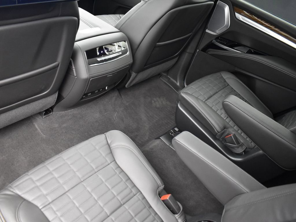 2025 CADILLAC ESCALADE - Image 32