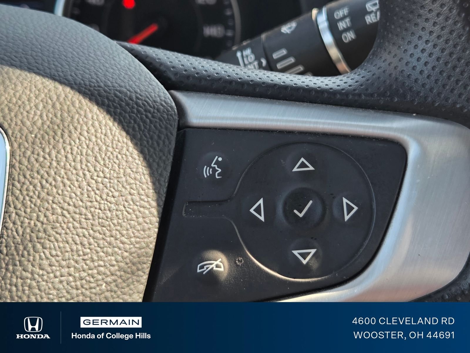 2023 GMC Acadia SLE - Photo 31