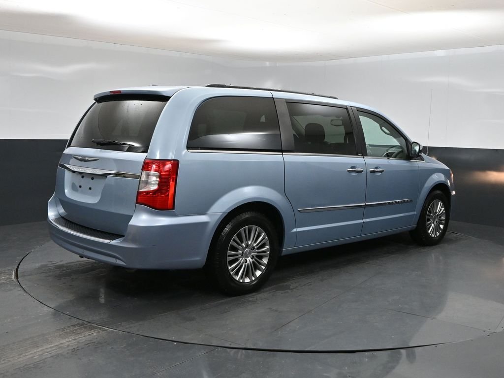 Used 2013 Chrysler Town & Country Touring-L with VIN 2C4RC1CG7DR606906 for sale in McPherson, KS
